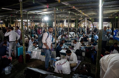 Barpeta, India. 6 May 2024. Polling officials collects Electronic Voting Machines (EVMs) and Voter