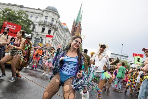 Dancer from the CABUWAZI children's and youth circus at the street parade of the 26th Carnival of