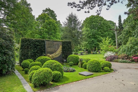 Grave of publisher Franz Burda and publisher Aenne Burda, Weingarten City Cemetery, Offenburg,
