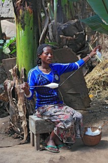 South Ethiopia, among the Dorze people, woman with spindle, spinning cotton, craftsmanship,
