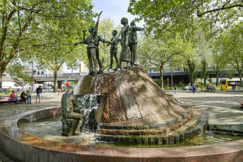 Fountain, Dance on the volcano, Nettelbeckplatz, Wedding, Mitte, Berlin, Germany, Europe