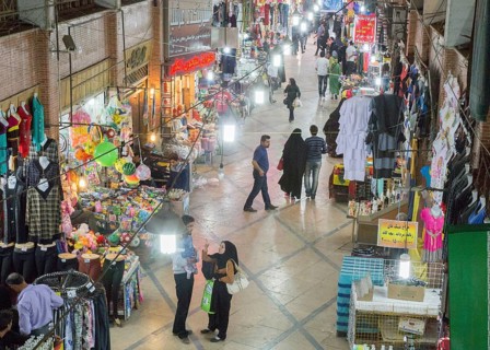 Bazaar with various shops in Shiraz, on 05/04/2015, Shiraz, Iran, Asia