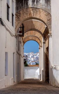 Archway in the narrow streets of Vejer, Andalusia, Spain, Europe