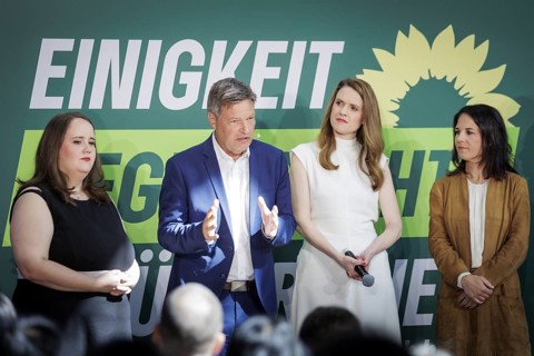Ricarda Lang, Federal Chairwoman of Buendnis 90/DIE Gruenen, Robert Habeck (Buendnis 90/Die