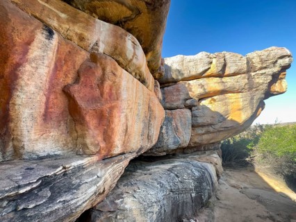 Hiking trail Sevilla Art Rock Trail, dry landscape with rock formations, Cederberg Mountains, near