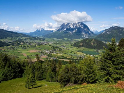 Grimming, Kammspitze, high Dachstein, Putterer See, view from the Stalingrad Chapel into the Enns