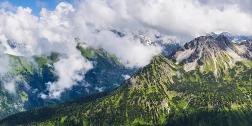 Panorama from the Fellhorn, 2038m, to the cloudy Allgaeu main ridge, Allgaeu, Allgaeu Alps,