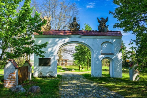 Robber baron's gate at Klinger See, Wiesengrund, Brandenburg, Germany, Europe
