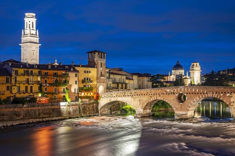 Old town with the Adige, Ponte Pietra, Verona, Adige Valley, Veneto, Italy, Europe