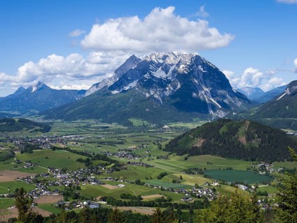 Grimming, Kammspitze, high Dachstein, Putterer See, view from the Stalingrad Chapel into the Enns