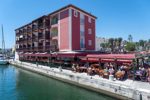 Townscape with restaurants on the market square, Port Grimaud, Var, Provence-Alpes-Cote d Azur,