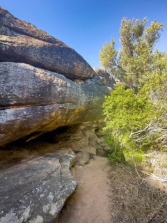 Hiking trail Sevilla Art Rock Trail, dry landscape with rock formations, Cederberg Mountains, near