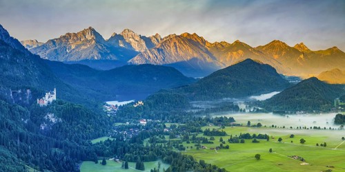 Neuschwanstein Castle, Hohenschwangau near Fuessen, Ostallgaeu, Allgaeu, Bavaria, Germany, Europe