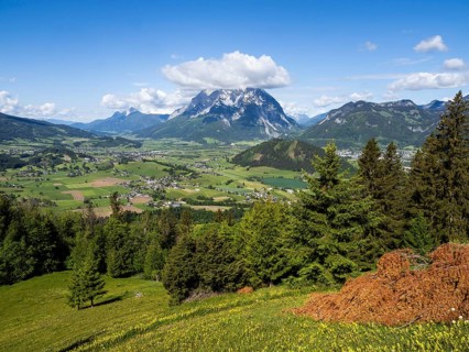 Grimming, Kammspitze, high Dachstein, Putterer See, view from the Stalingrad Chapel into the Enns