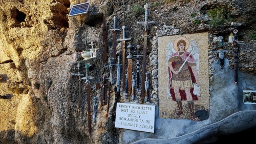 Rock Chapel, Archangel Michael Panormitits, A mosaic of an angel with a sword surrounded by
