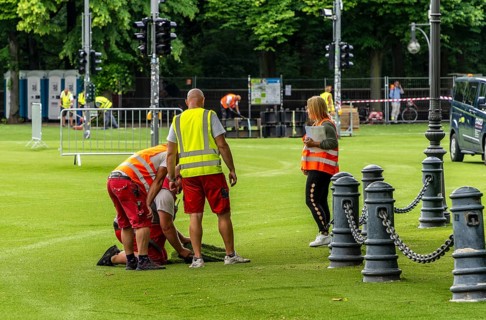 Brandenburg Tor and Strasse des 17. Juni, preparations for the fan mile on the occasion of the