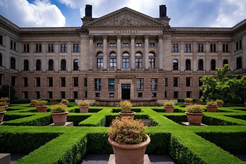 Garden and building with main portal Bundesrat, Berlin, Germany, Europe