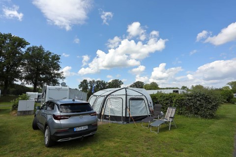 Camping with caravan, caravan with awning, Camping Sonnensee, Versmold, North Rhine-Westphalia,