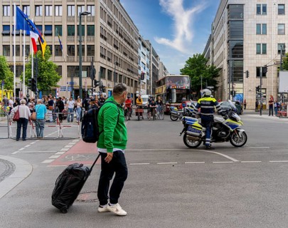 State visit to the Hotel Adlon, police cordon at the intersection of Unter den Linden and