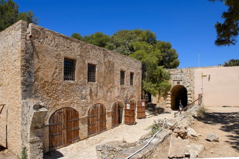 Left building of former armoury right in background inner Tor tor passage from main entrance on