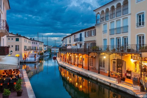 Townscape at the Pont principal du port grimaud, Port Grimaud, Var, Provence-Alpes-Cote d Azur,
