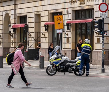 State visit to the Hotel Adlon, police cordon at the intersection of Unter den Linden and