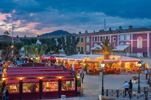 Marketplace with shops and restaurants, Port Grimaud, Var, Provence-Alpes-Cote d Azur, France,