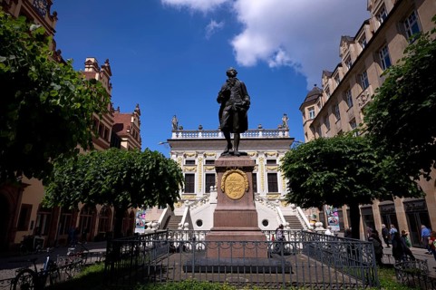 Statue, Monument to Johann Wolfgang von Goethe, Goethe monument, in front of the old stock