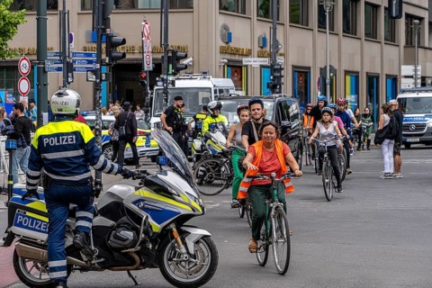 State visit to the Hotel Adlon, police cordon at the intersection of Unter den Linden and
