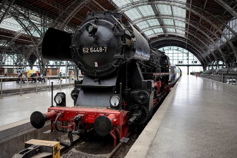 Steam locomotive class 52 of the Deutsche Reichsbahn DR with tub tender, Witte wind deflectors,