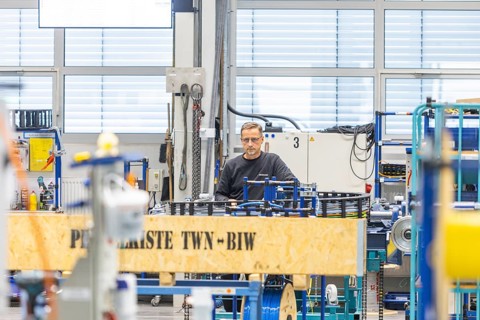 Minister President Michael Kretschmer visited TRUMPF Sachsen SE in Neukirch. After being welcomed
