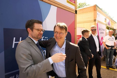Justice Minister Marco Buschmann (FDP, l) and Health Minister Karl Lauterbach (SPD) meet at the