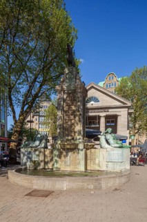 Moenckeberg Fountain on the corner of Moenckebergstrasse, Spitalerstrasse, Hamburg, Germany, Europe