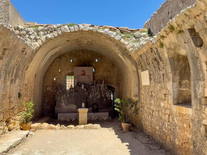 Former wine cellar during the siege by the Ottoman Empire in 1866 Storage for powder magazine where