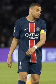 Football match, captain Kylian MBAPPE' Paris St. Germain looking resignedly to the right, Parc des