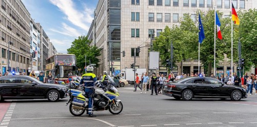 State visit to the Hotel Adlon, police cordon at the intersection of Unter den Linden and