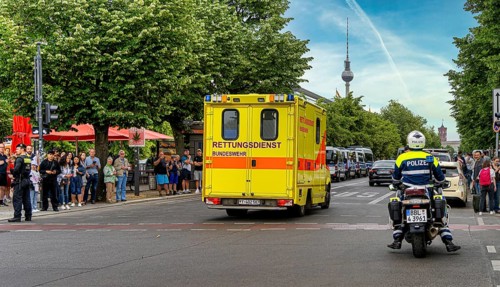 State visit to the Hotel Adlon, police cordon at the intersection of Unter den Linden and