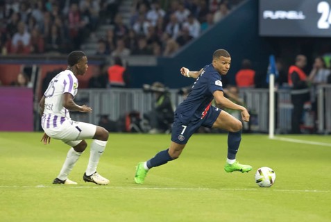 Football match, captain Kylian MBAPPE' Paris St. Germain right on the ball and in an energetic step