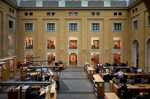 Interior view of reading room, students, students, Bibliotheca Albertina, University Library,