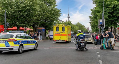 State visit to the Hotel Adlon, police cordon at the intersection of Unter den Linden and