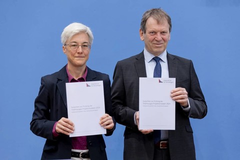 Prof. Dr Hans-Martin Henning, Chairman of the Expert Council for Climate Issues (ERK) and Dr