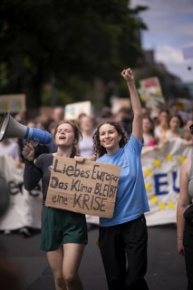 Berlin, 31.05.2024. Climate strike by Fridays For Future with over 13, 000 mostly young people in