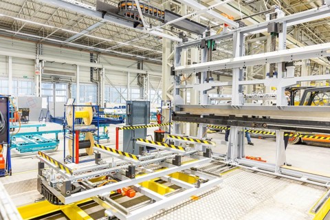 Minister President Michael Kretschmer visited TRUMPF Sachsen SE in Neukirch. After being welcomed