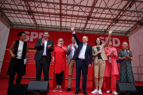 SPD rally for the European elections in Leipzig. Here the SPD Chairmen Lars Klingbeil: Petra