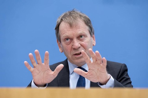 Prof. Dr Hans-Martin Henning, Chairman of the Expert Council for Climate Issues (ERK), recorded