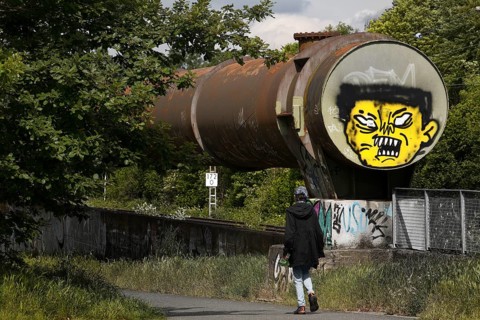 Phoenix-Park at the Phoenix-West blast furnace, path to the Hympendahl slag heap with graffiti,