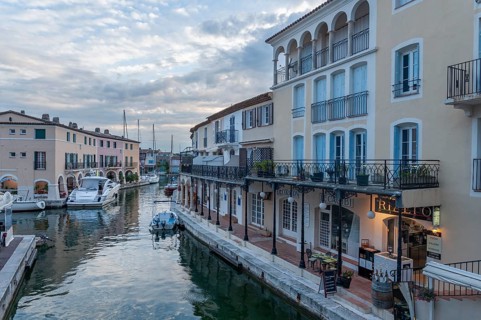 Townscape at the Pont principal du port grimaud, Port Grimaud, Var, Provence-Alpes-Cote d Azur,