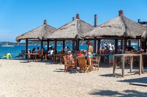Bathing beach, Plage de Port Grimaud, Port Grimaud, Var, Provence-Alpes-Cote d Azur, France, Europe