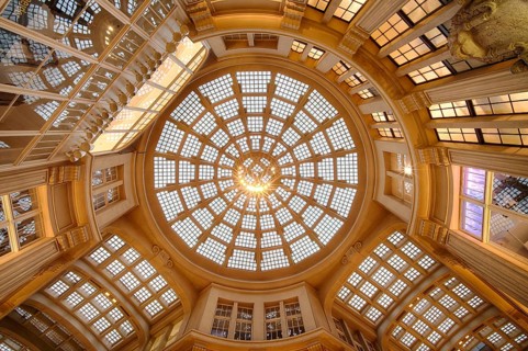 Dome as cassette-shaped reinforced concrete rib construction with glass blocks, Maedlerpassage,