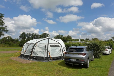 Camping with caravan, caravan with awning, Camping Sonnensee, Versmold, North Rhine-Westphalia,